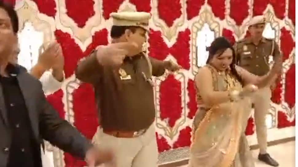 &#039;Policeman dances in UNIFORM at daughter&#039;s engagement&#039;: IPS officer asks &#039;Right or Wrong?&#039; Netizens react