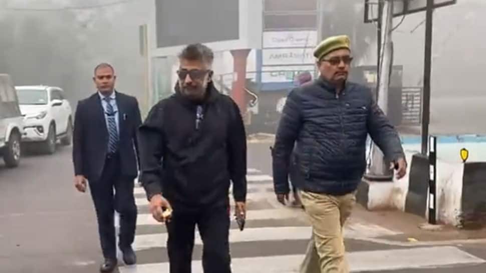 The Kashmir Files director Vivek Agnihotri walks on Delhi streets amid tight security, says &#039;imprisoned in own country&#039; - Watch