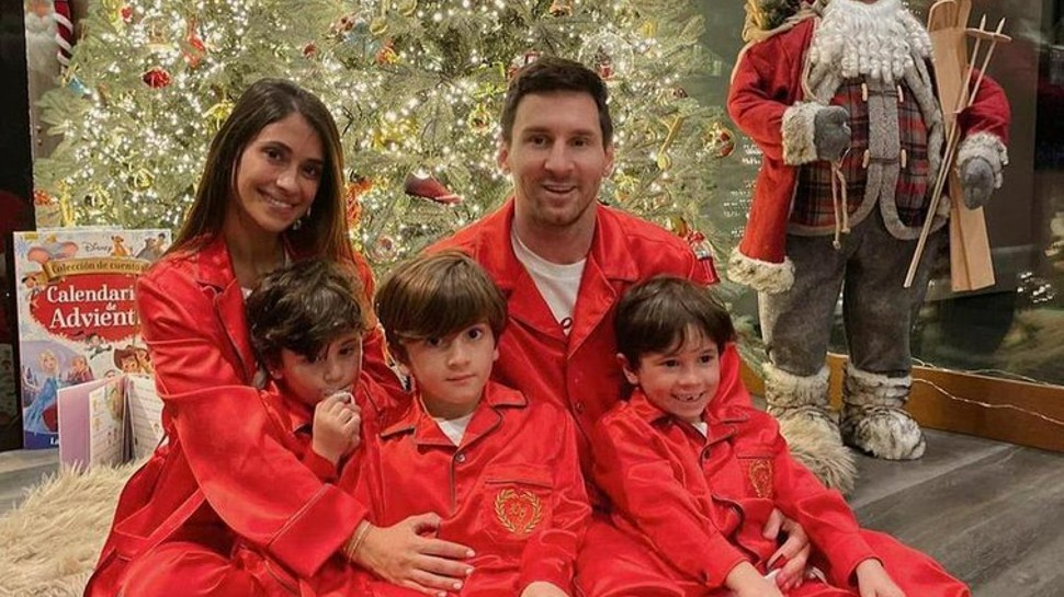 Merry Christmas 2022: Lionel Messis wife Antonela Roccuzzo shares adorable family pic with kids, check here | Football News | Zee News
