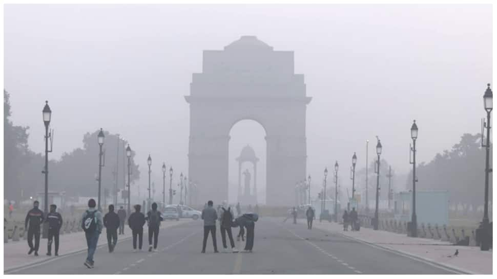 Weather Report: Cold wave batters Delhi, North India as temperature dips to 4 degrees, check IMD alert for THESE states