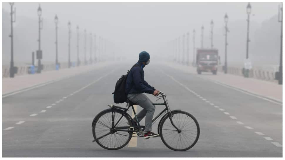 Weather report: Dense fog envelops Delhi as North India reels under intense cold wave; minimum temperature dips to 7 degrees