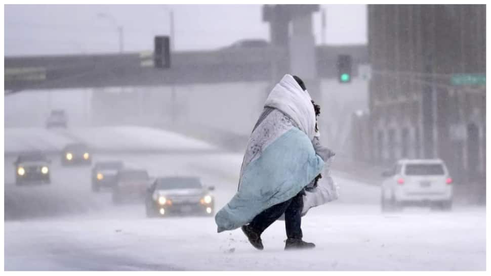 Winter storm kills 60 across US, over 15,000 flights cancelled