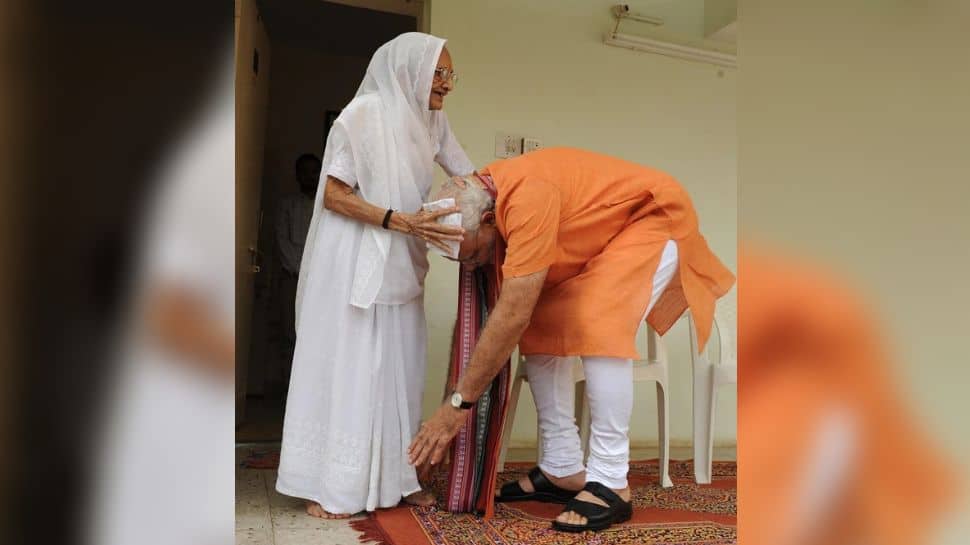 PM Modi's love towards his mother Hira Ba