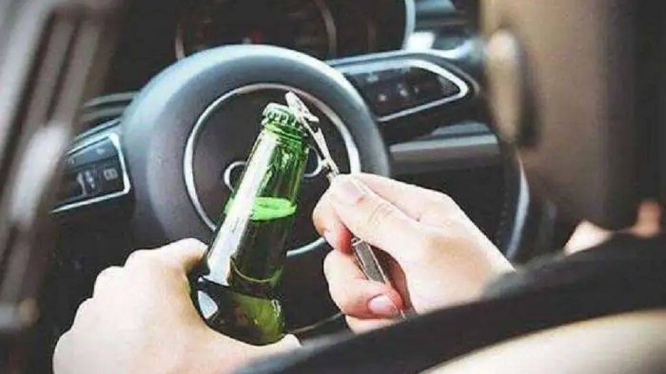 New Year 2023: NYE सेलिब्रेशन के दौरान शराब पीकर गाड़ी चलाने पर काबू पाने के लिए दिल्ली पुलिस ने भारी सुरक्षा तैनात की है