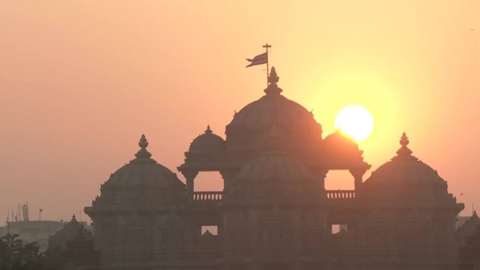 Sunset 2022: Delhi's Akshardham Temple