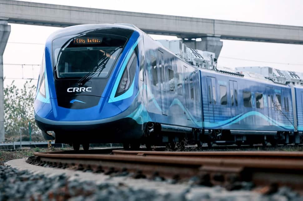 Meet China's first semi high-speed hydrogen train, gets 600 km range: IN PICS | News | Zee News