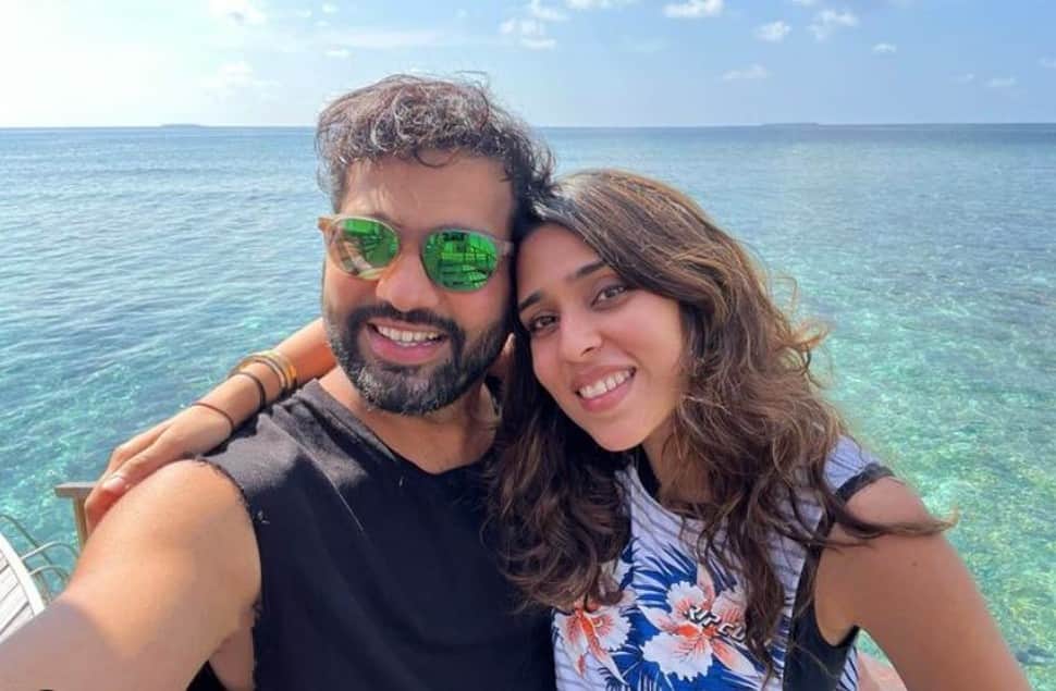 Team India captain Rohit Sharma headed off to Maldives with wife Ritika Sajdeh and daughter Samaira for New Year's vacation. (Source: Twitter)