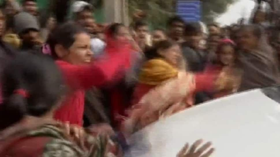 WATCH: People protest outside Sultanpuri Police station after tragic death of girl in Kanjhawala Delhi accident case