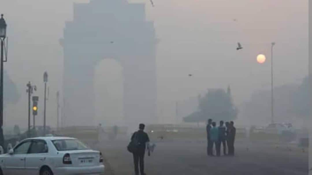 Delhi&#039;s AQI in &#039;Very Poor&#039; category, ban on construction activities remains enforced