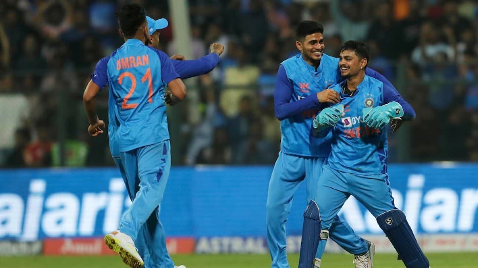 India vs Sri Lanka 1st T20: Ishan Kishan’s BRILLIANT catch off Umran Malik’s bowling goes viral, fans reminded of MS Dhoni