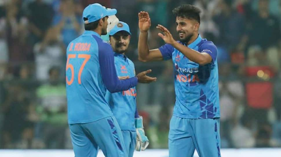 India vs Sri Lanka 1st T20: Umran Malik bowls 155kph thunderbolt, breaks Jasprit Bumrah record, WATCH