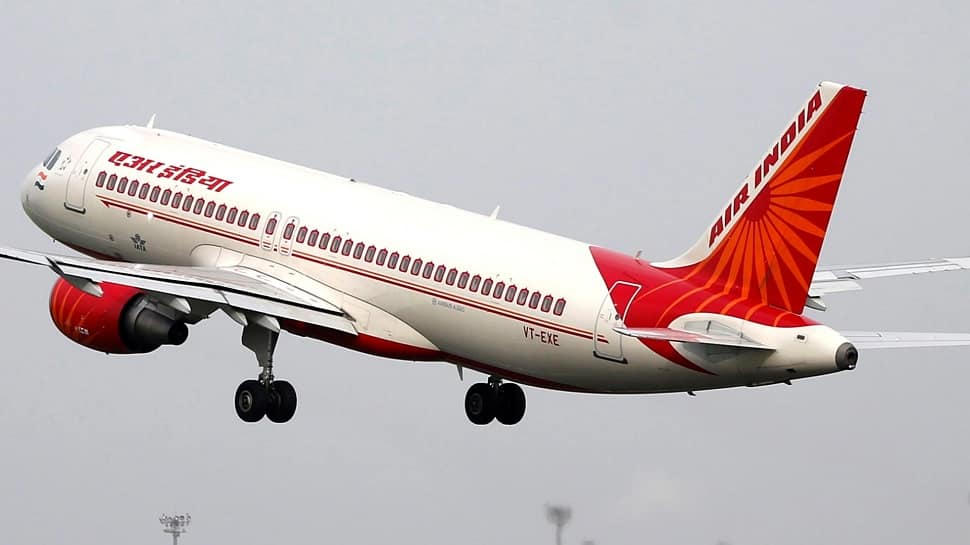 एयर इंडिया की फ्लाइट में पेशाब करना: डीजीसीए ने कर्मचारियों के गैर-पेशेवर आचरण को कारण बताओ नोटिस जारी किया