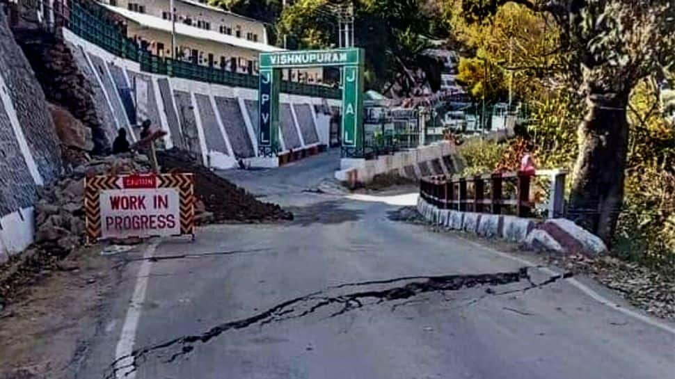 Joshimath sinking: Uttarakhand town in DANGER; temple collapses, residents forced to leave homes - key points