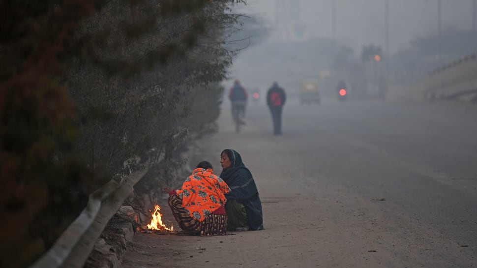 At bone-chilling 2.2 degrees Celsius, Delhi colder than Himachal, U&#039;khand; &#039;orange&#039; alert issued for today