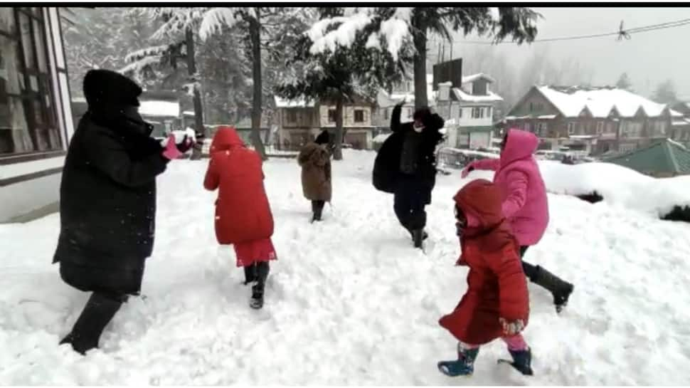 Not just Gulmarg, Kashmir&#039;s other tourist destinations are also witnessing boom amid sub-zero temperatures