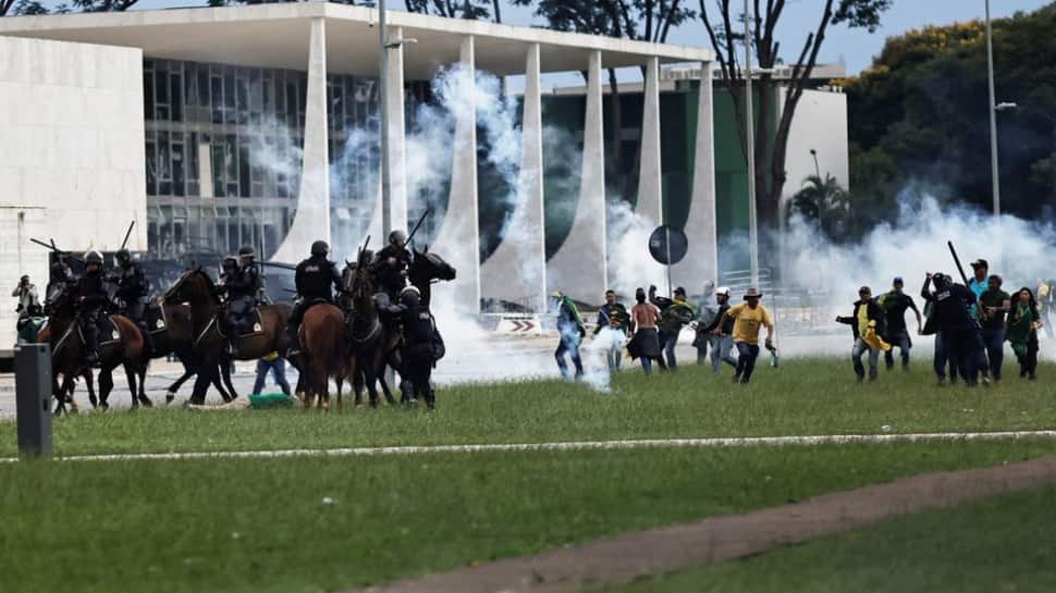 Ex-Brazil President Bolsonaro&#039;s supporters invade presidential palace, Congress, Supreme Court