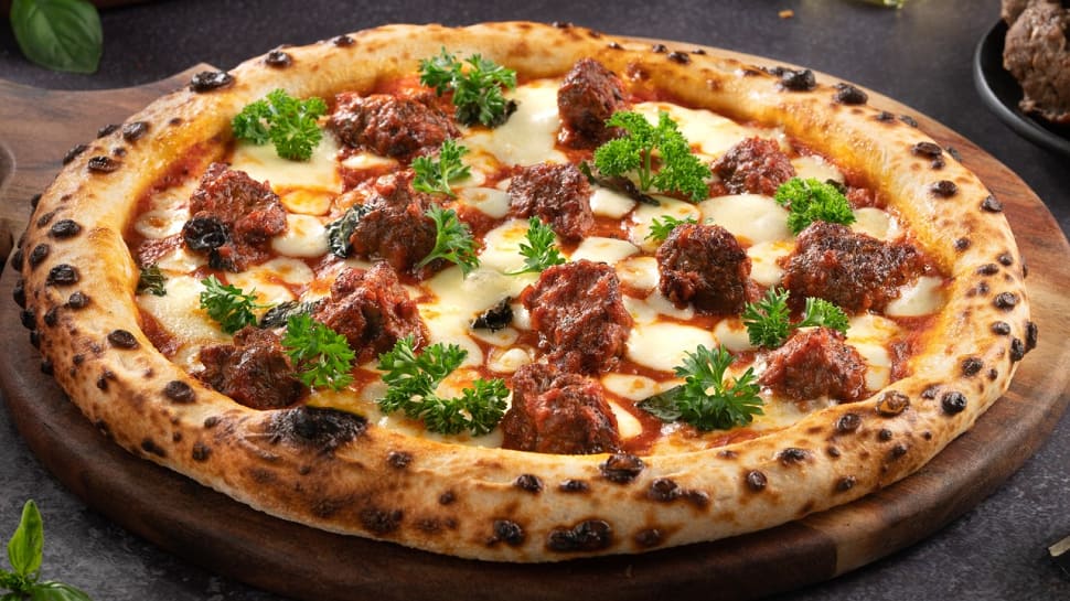 Nomad Pizza assures a tour of the World with its menu, check it out