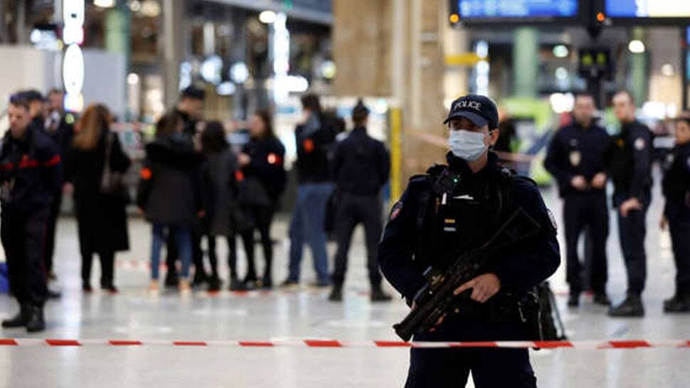 France stabbing: Several hurt in knife attack at Paris central railway station, attacker &#039;neutralised&#039;