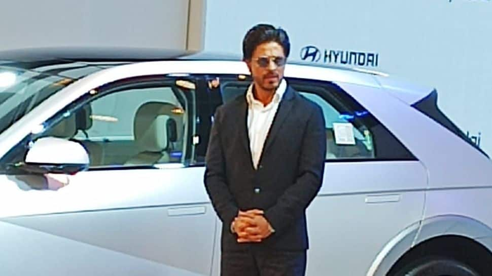 &#039;Never thought of...&#039; Pathaan actor Shah Rukh Khan shares his views on electric vehicles at Auto Expo 2023