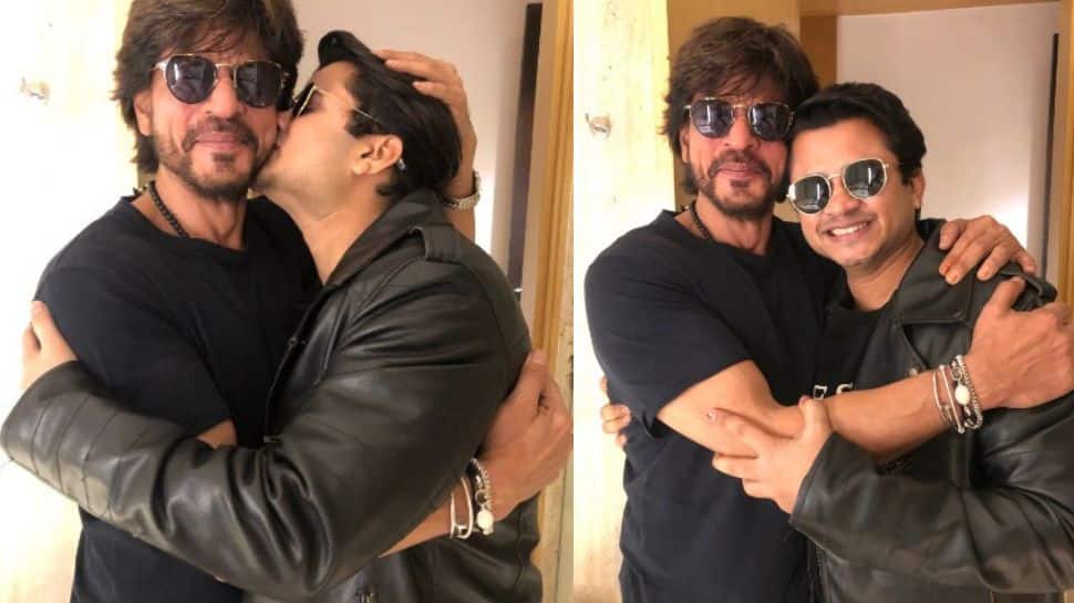 Shah Rukh Khan’s fan kisses him on the cheek as he meets him at 2 am, says, ‘No other superstar...’- See viral pics  