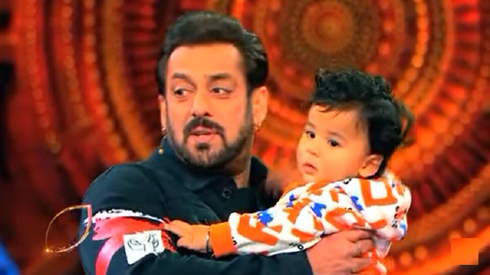 Bigg Boss 16: Salman Khan gives a trademark bracelet to Bharti-Haarsh&#039;s son &#039;Gola&#039;