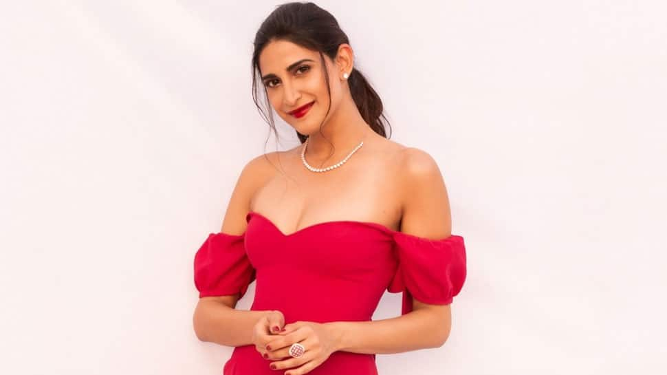 Aahana Kumra revisits childhood memories of Makar Sankranti, says &#039;would fly kites, eat lots of gajak&#039;