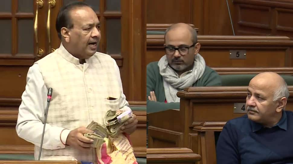 AAP MLA shows wads of currency notes in Delhi Assembly, claims hospital staff tried to bribe him