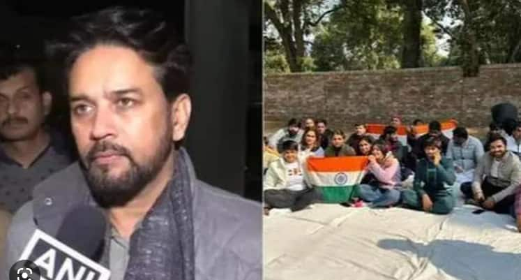 Protesting players meet Sports Minister Anurag Thakur late night | Zee News