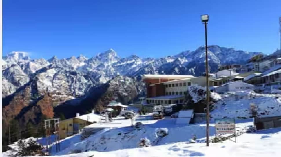 Heavy snowfall, rain lashes Uttarakhand&#039;s Joshimath, increases trouble for people living in relief camps