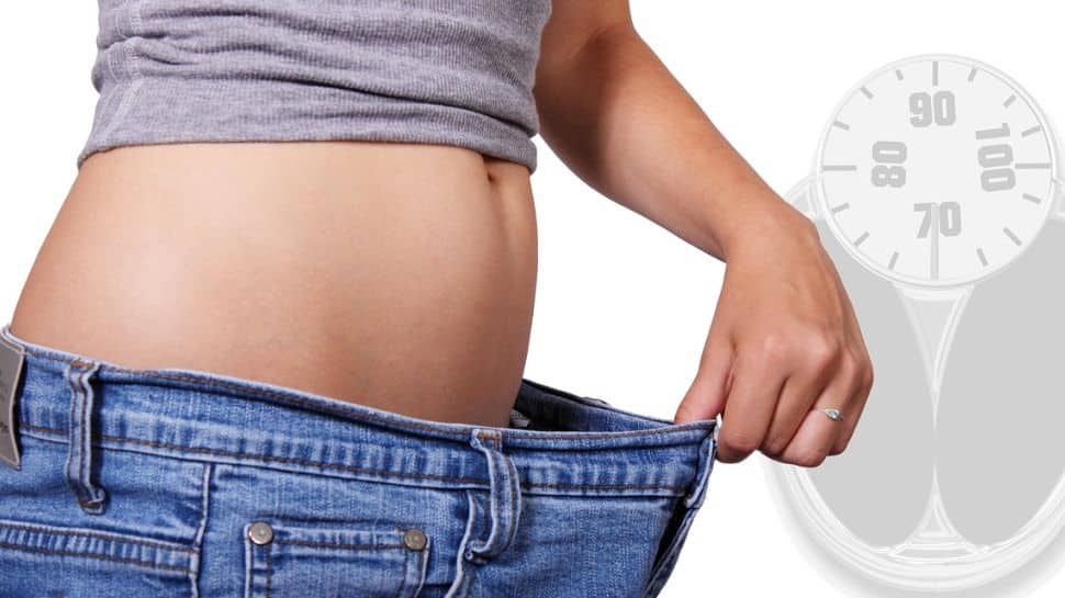प्रभावी वजन घटाने युक्तियाँ: विशेषज्ञ कहते हैं, आपको केवल अपनी दिनचर्या में छोटे बदलाव करने की आवश्यकता हो सकती है