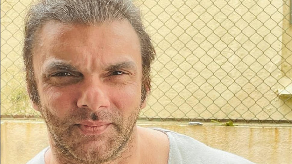 Sohail Khan helps woman who suffers injury on street, rushes her to hospital, watch video