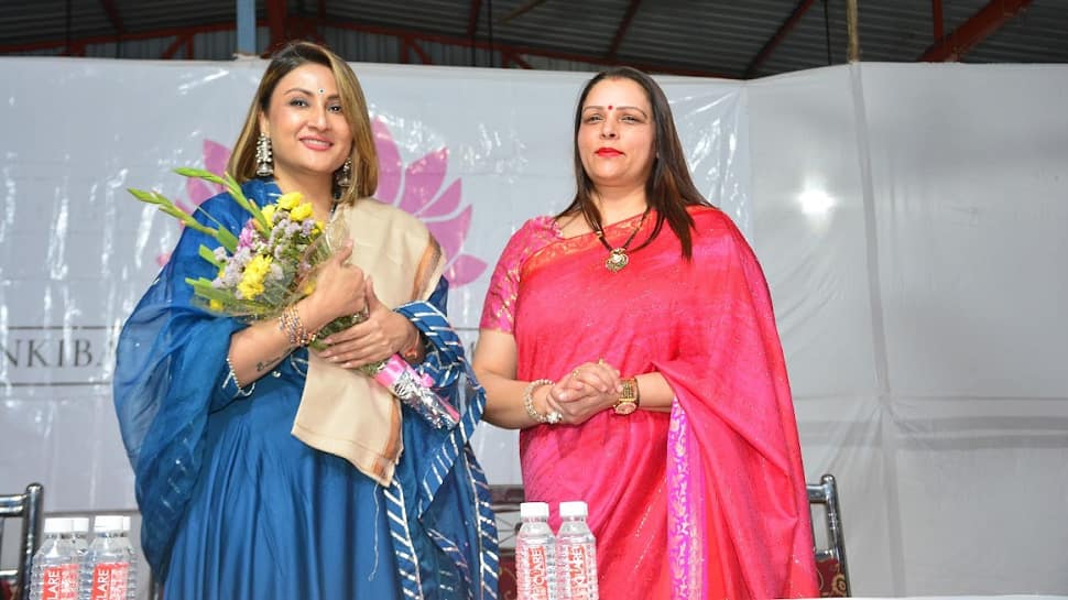 Urvashi Dholakia attends Nidarshana Gowani's fun-filled event as a chief guest - Vimarsana News