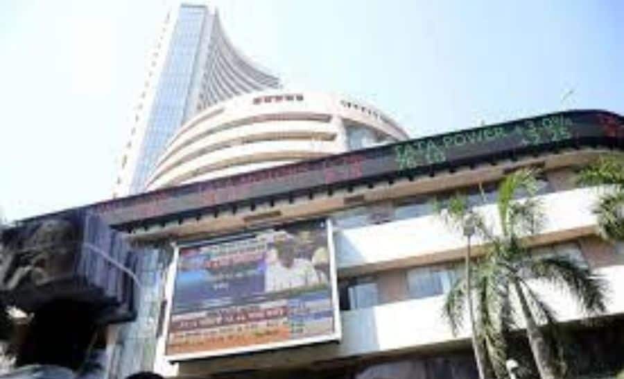 Four of top-10 firms add Rs 82,481 cr in mcap; HDFC Bank shines - Vimarsana News