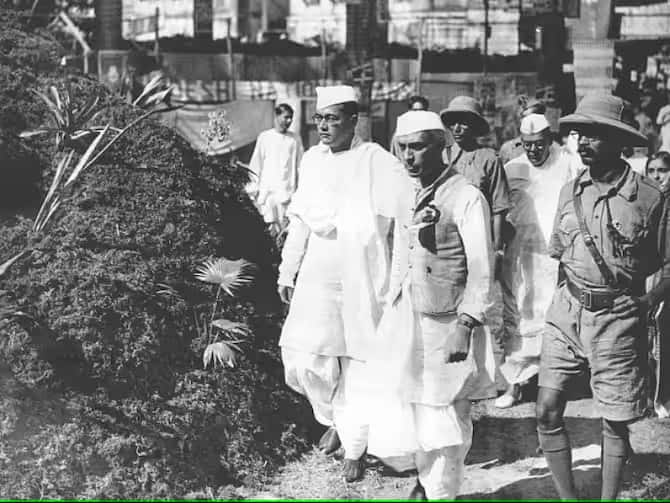 Netaji with Pandit Jawaharlal Nehru