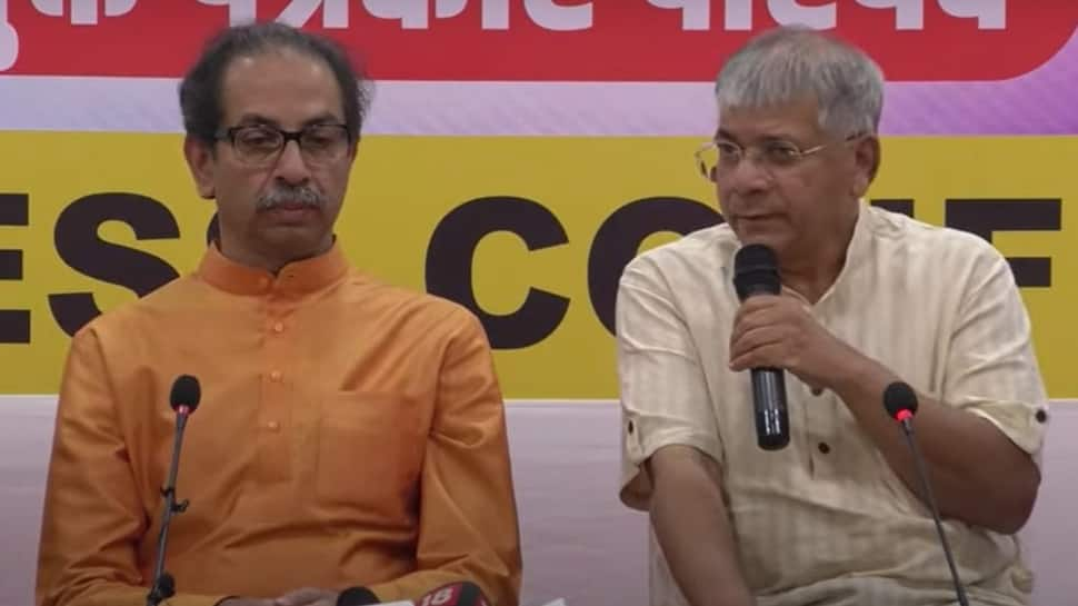 Maharashtra: Uddhav Thackeray announce alliance with Prakash Ambedkar&#039;s VBA