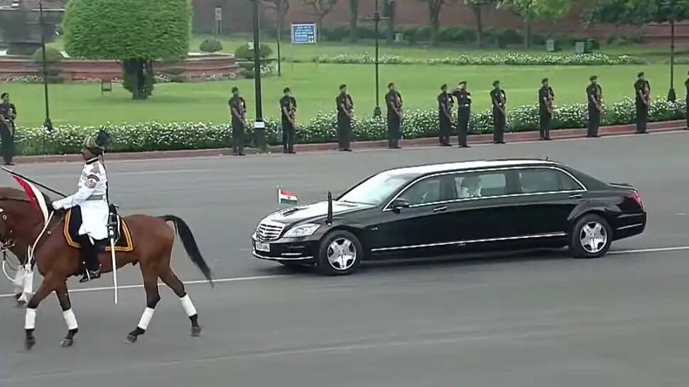 Republic Day Parade: President Murmu, Egyptian President Abdel Fattah El-Sisi Arrives at Kartavya Path in Mercedes-Benz S600 Pullman Guard