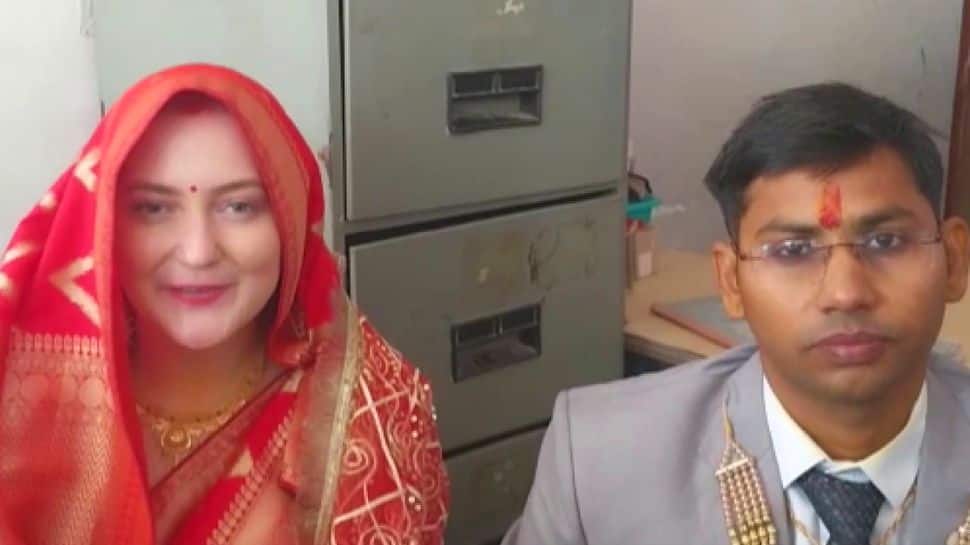 Facebook Friends to Lovers: Swedish Woman Travels to India to Marry UP Man;  See Photos | India News | Zee News