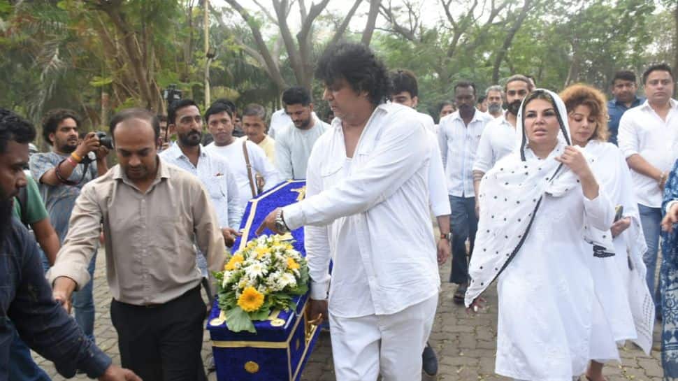 Rakhi Sawant arrives for her mother's last rites with husband Adil Durrani