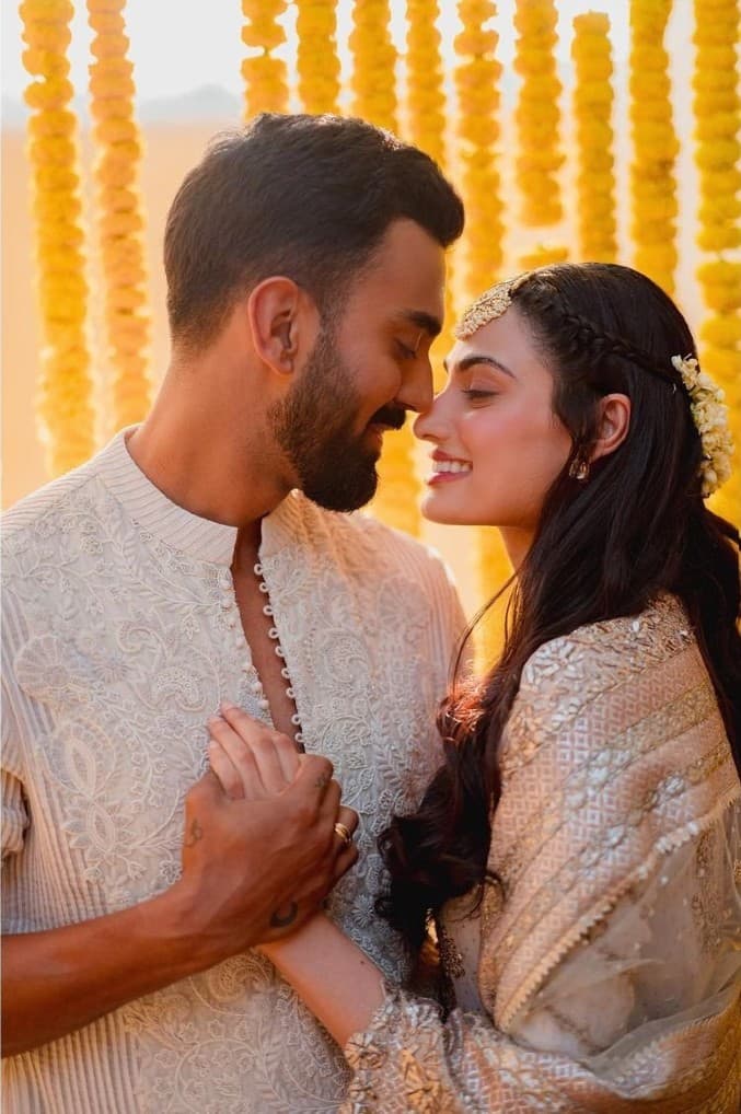 KL Rahul and Athiya Shetty reportedly received expensive gifts from Virat Kohli and MS Dhoni