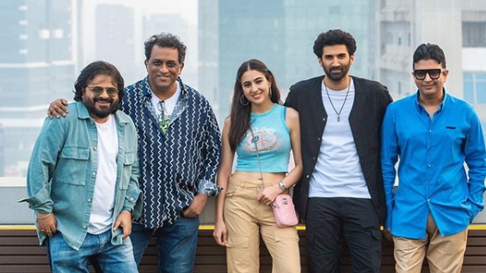 Aditya Roy Kapur, Sara Ali Khan-Starrer Metro... In Dino to Release in December