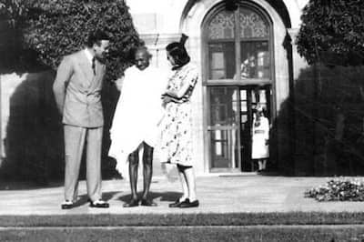 March 1947: Gandhiji with Lord & Lady Mountbatten