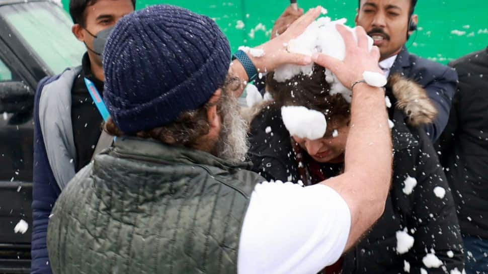 'Laughter, Snow Fight and Frosty Treats': Rahul Gandhi's Snowball Fight With Sister Priyanka Gandhi Wins Hearts, Video Goes Viral - WATCH