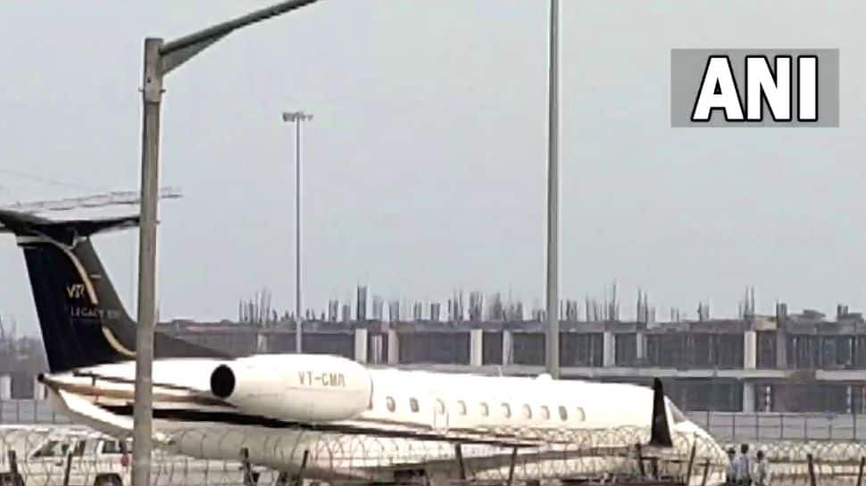 Andhra Pradesh CM Jagan Mohan Reddy&#039;s Flight Makes Emergency Landing at Gannavaram airport