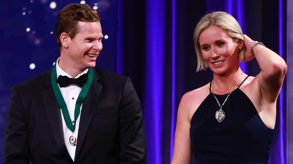 Steve Smith (left) and Beth Mooney were adjudged the Australia Men and Women Cricketers of the Year 2022 in a glittering ceremony on Monday (January 30). (Source: Twitter)
