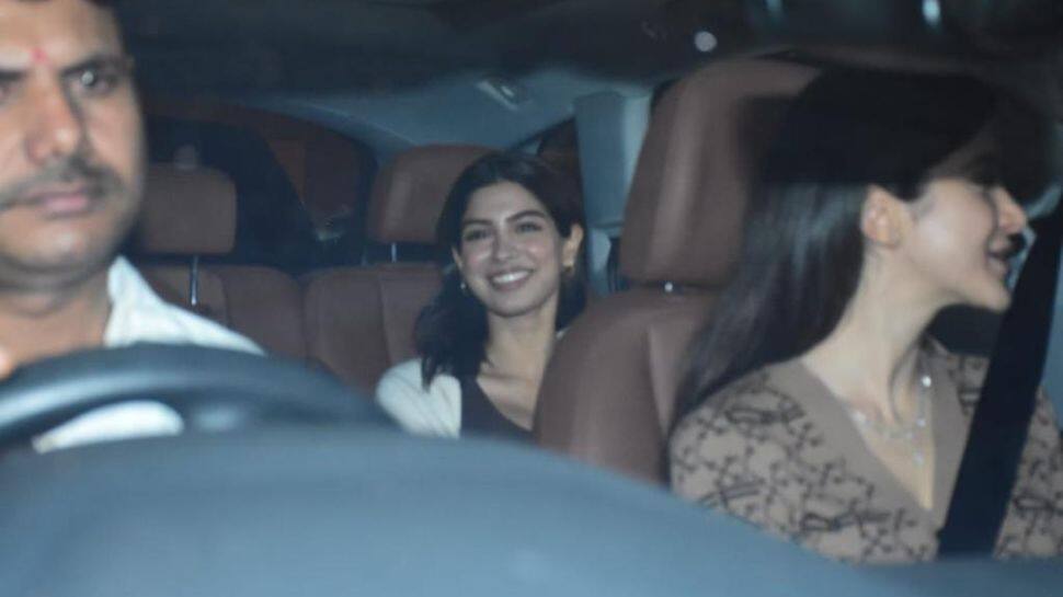Khushi Kapoor was also papped at the party