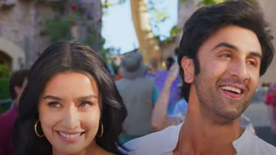 Tu Jhoothi Main Makkaar song ‘Tere Pyaar Mein’: Ranbir-Shraddha&#039;s Track is all About Love and Kisses- Watch 