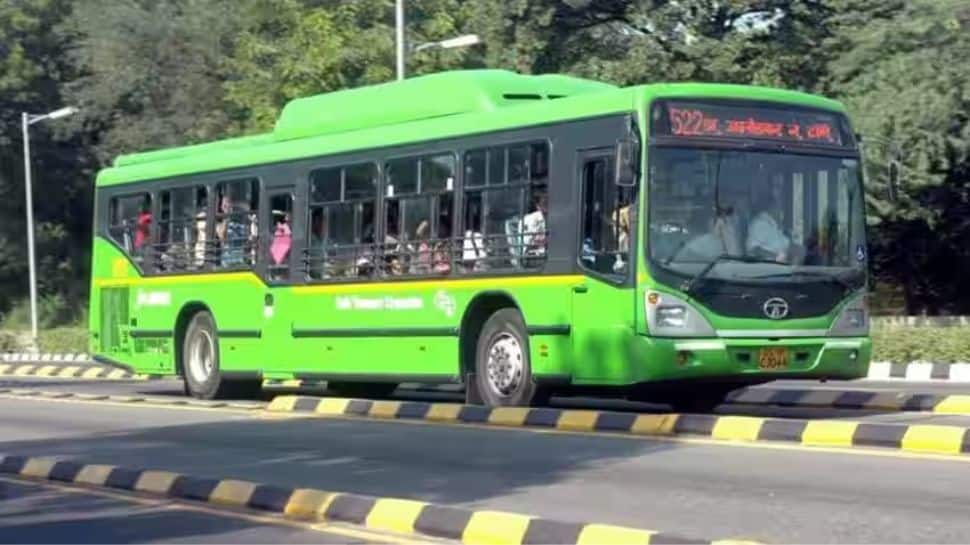 Delhi: DTC Bus Driver Rams Into Subway Crossing to Avoid Deadly Collision With Car