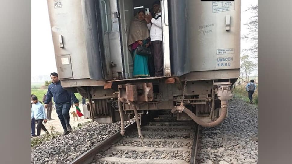 Accident Averted! 5 Coaches of Satyagrah Express Detach from Engine in Bihar, Probe Launched - Vimarsana News