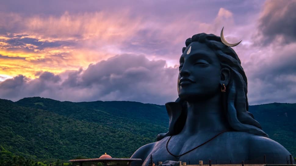 Kangana Ranaut looks stunning in poses with majestic Adiyogi Shiva statue