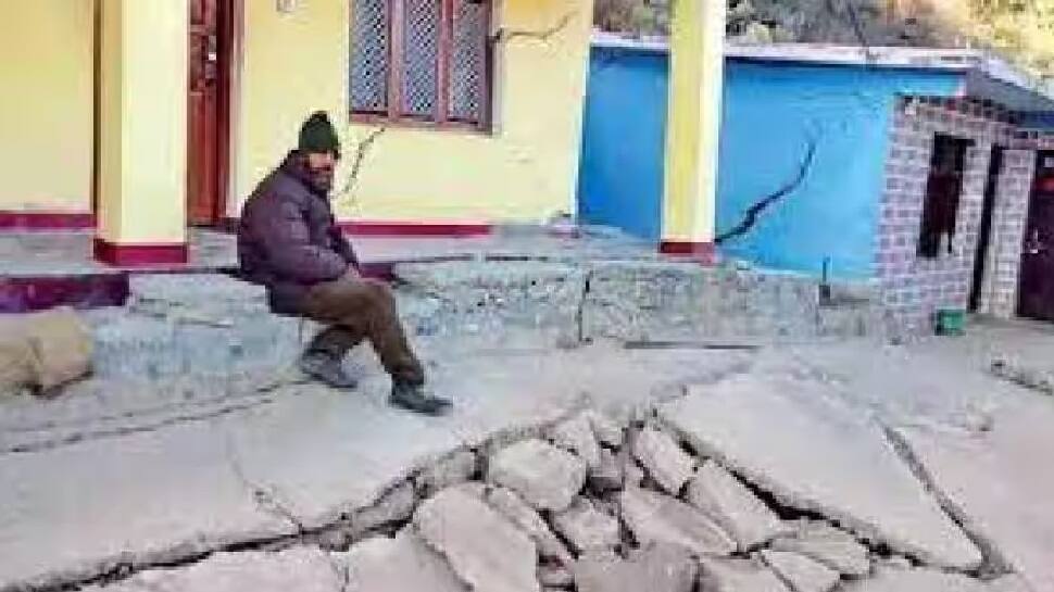 Joshimath Crisis: Uttarakhand Government Shifted 296 Families from Subsidence-Hit Area to Safer Places Joshimath Crisis: Uttarakhand Government Shifted 296 Families from Subsidence-Hit Area to Safer Places